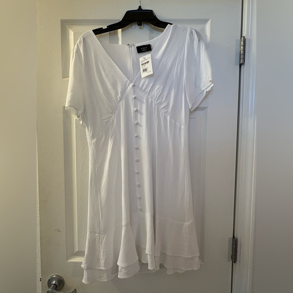 NWT Vici Linen dress